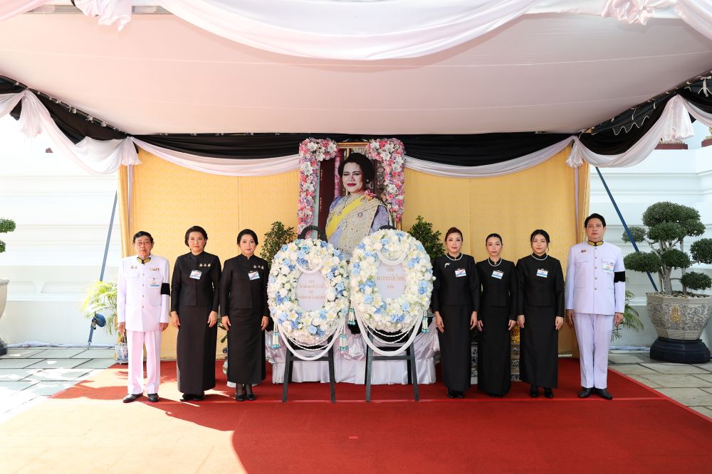 ๓ บริษัทเอกชน ร่วมน้อมสำนึกในพระมหากรุณาธิคุณ เป็นเจ้าภาพบำเพ็ญพระราชกุศลถวายพระบรมศพ “สมเด็จพระพันปีหลวง”